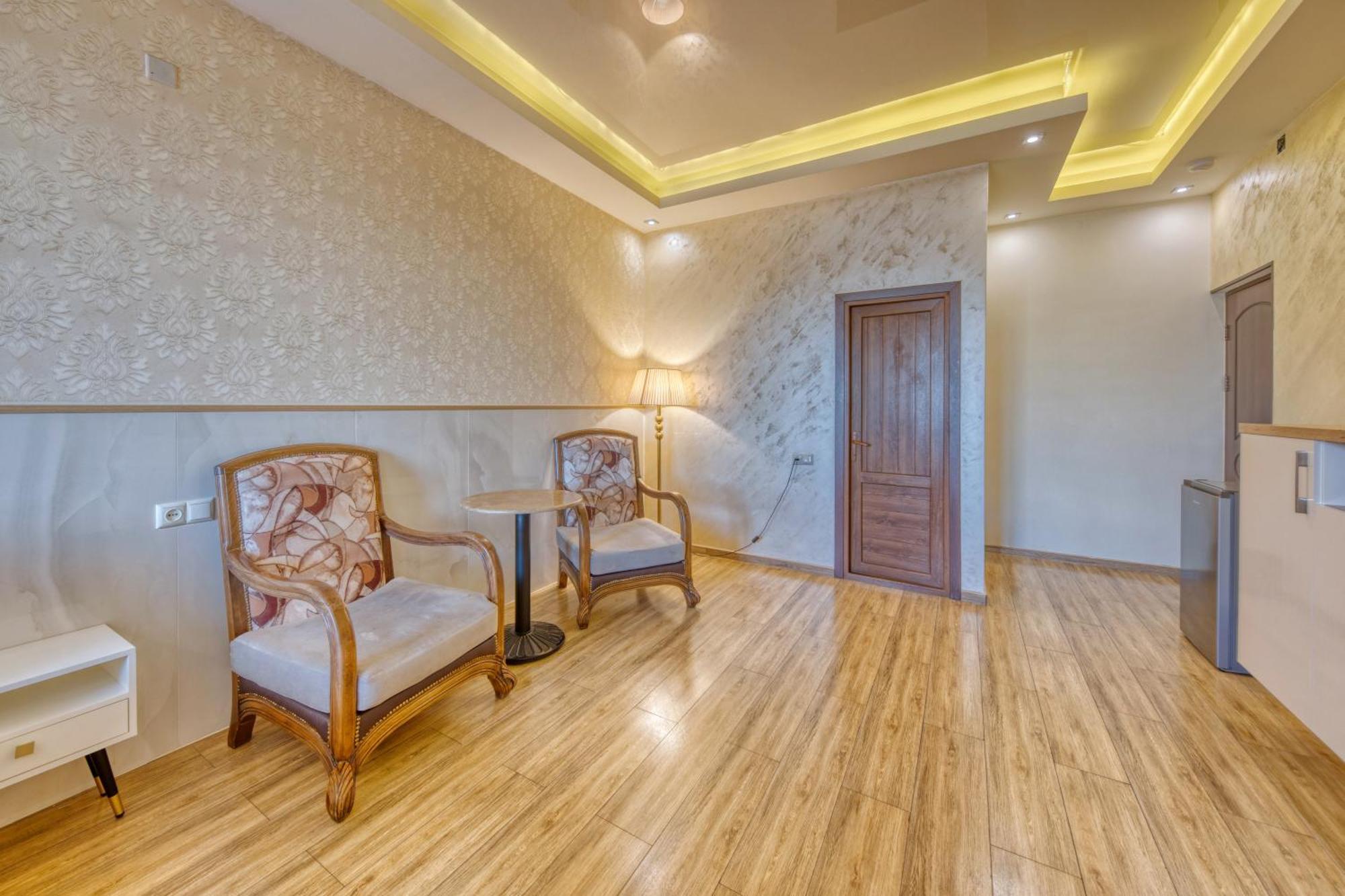 Aleppo Hotel Erivan Dış mekan fotoğraf