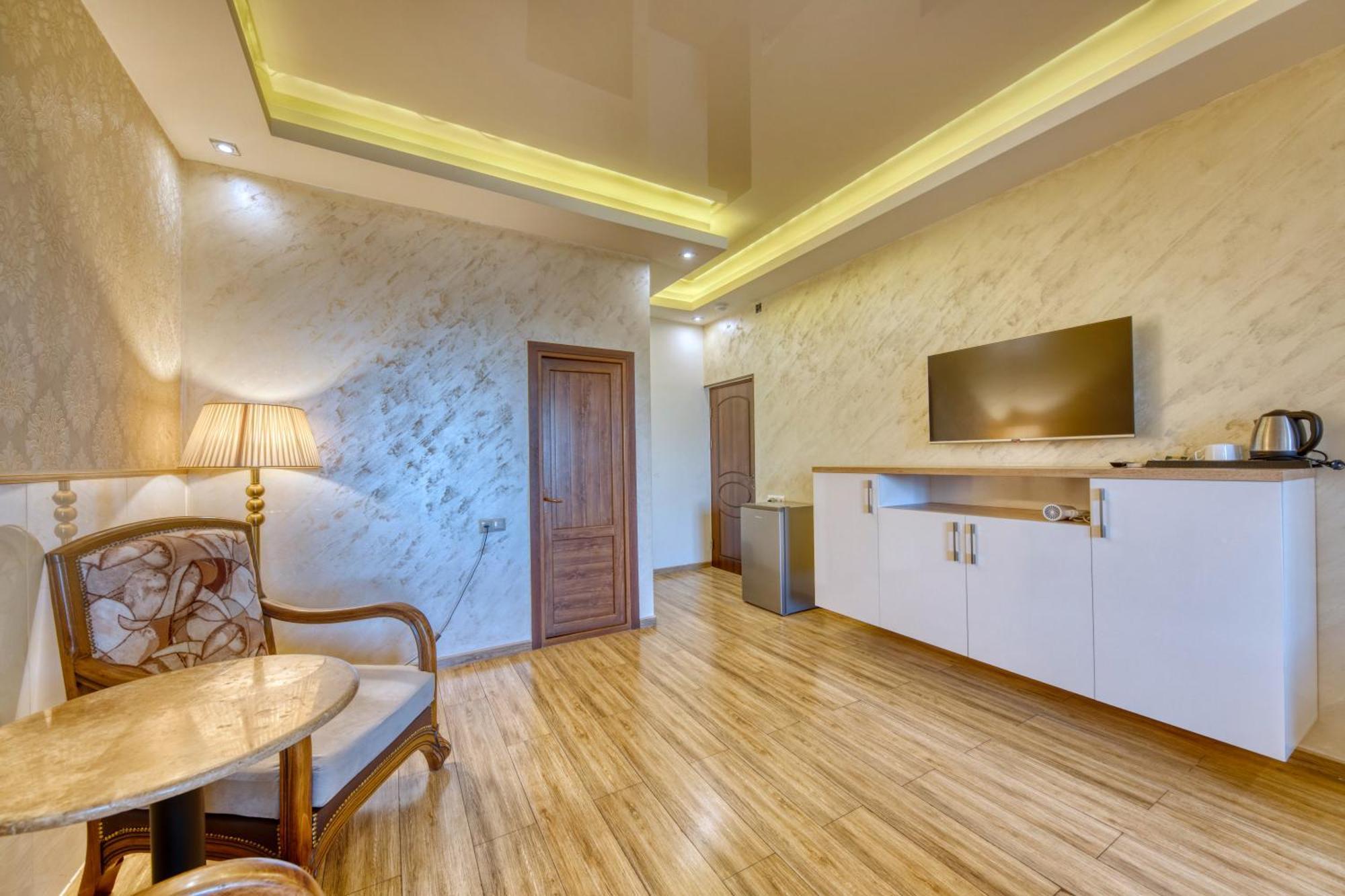 Aleppo Hotel Erivan Dış mekan fotoğraf