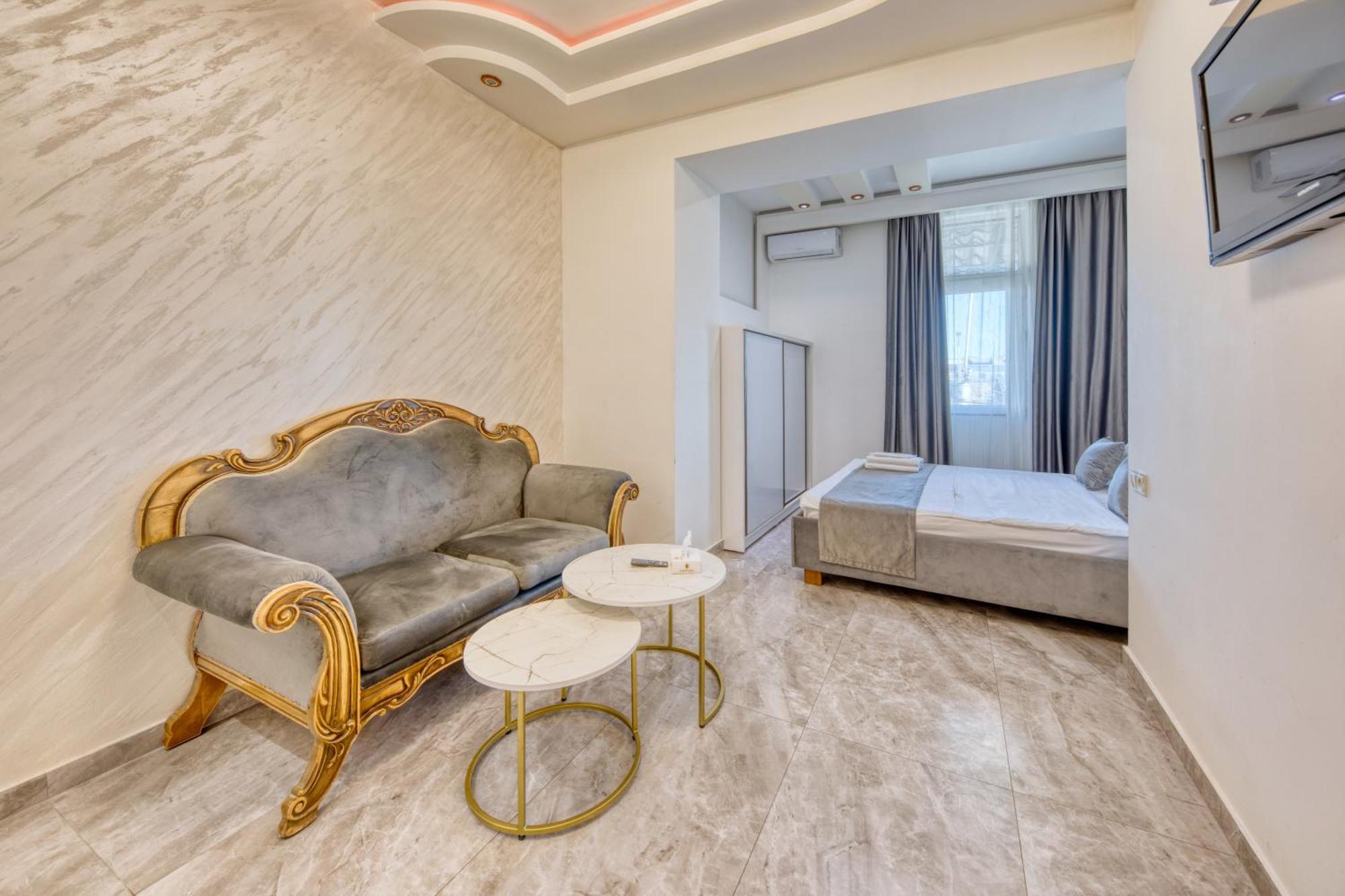Aleppo Hotel Erivan Dış mekan fotoğraf