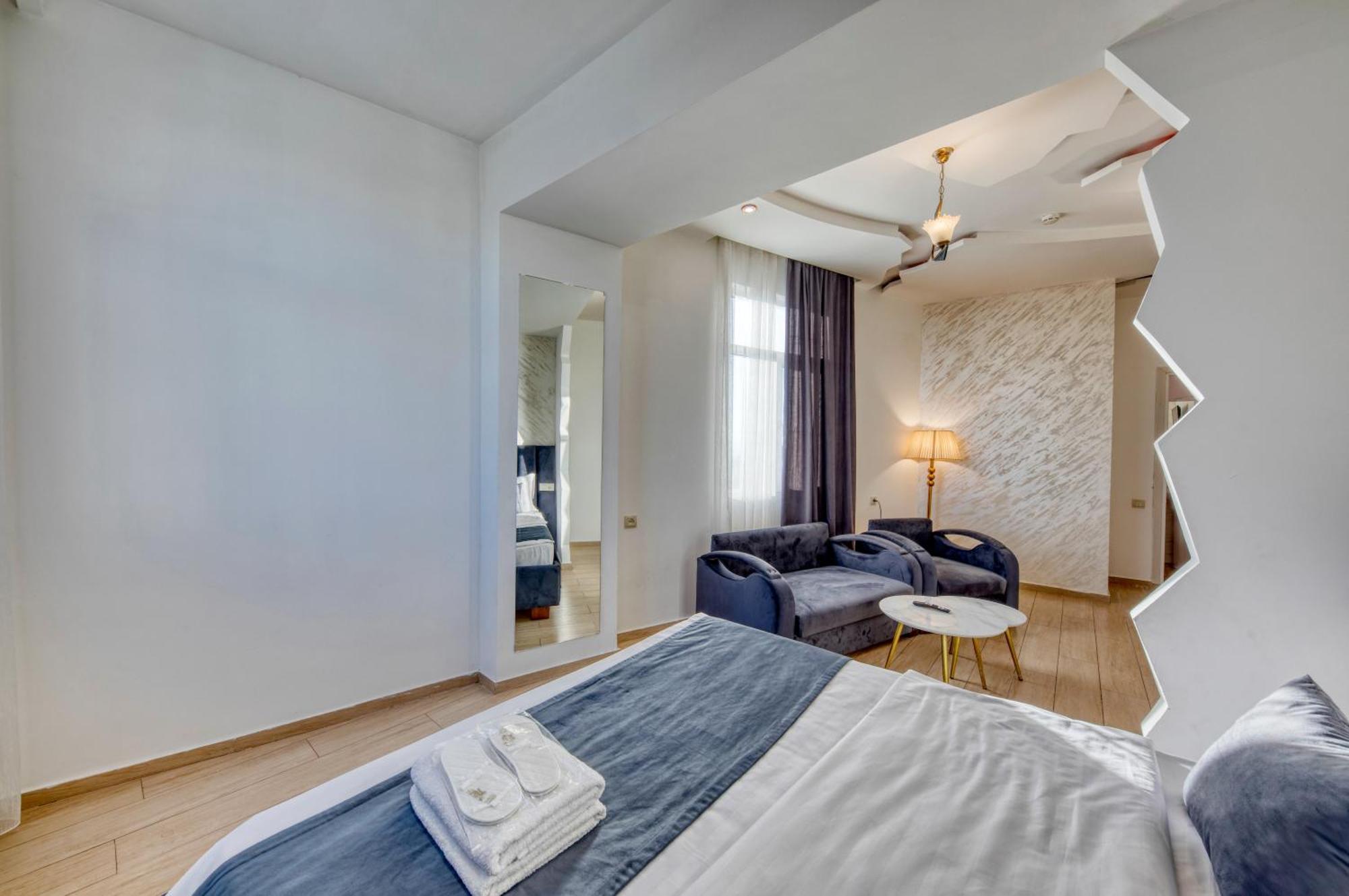 Aleppo Hotel Erivan Dış mekan fotoğraf