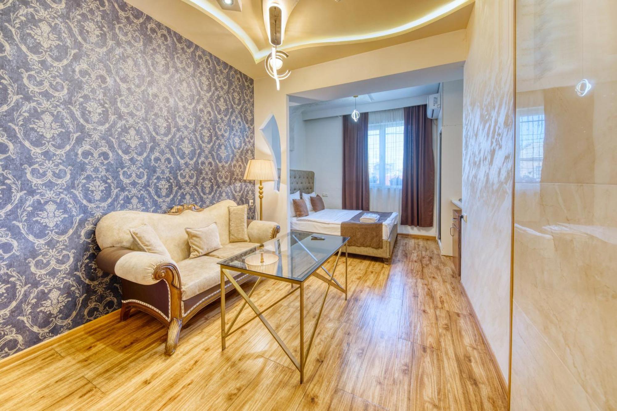 Aleppo Hotel Erivan Dış mekan fotoğraf
