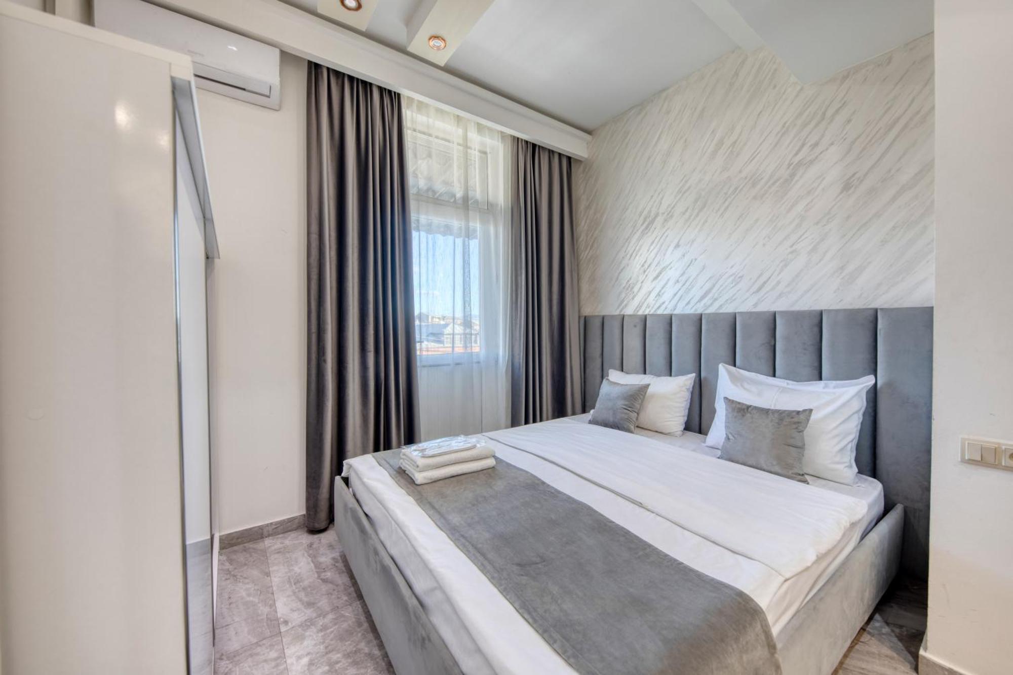 Aleppo Hotel Erivan Dış mekan fotoğraf