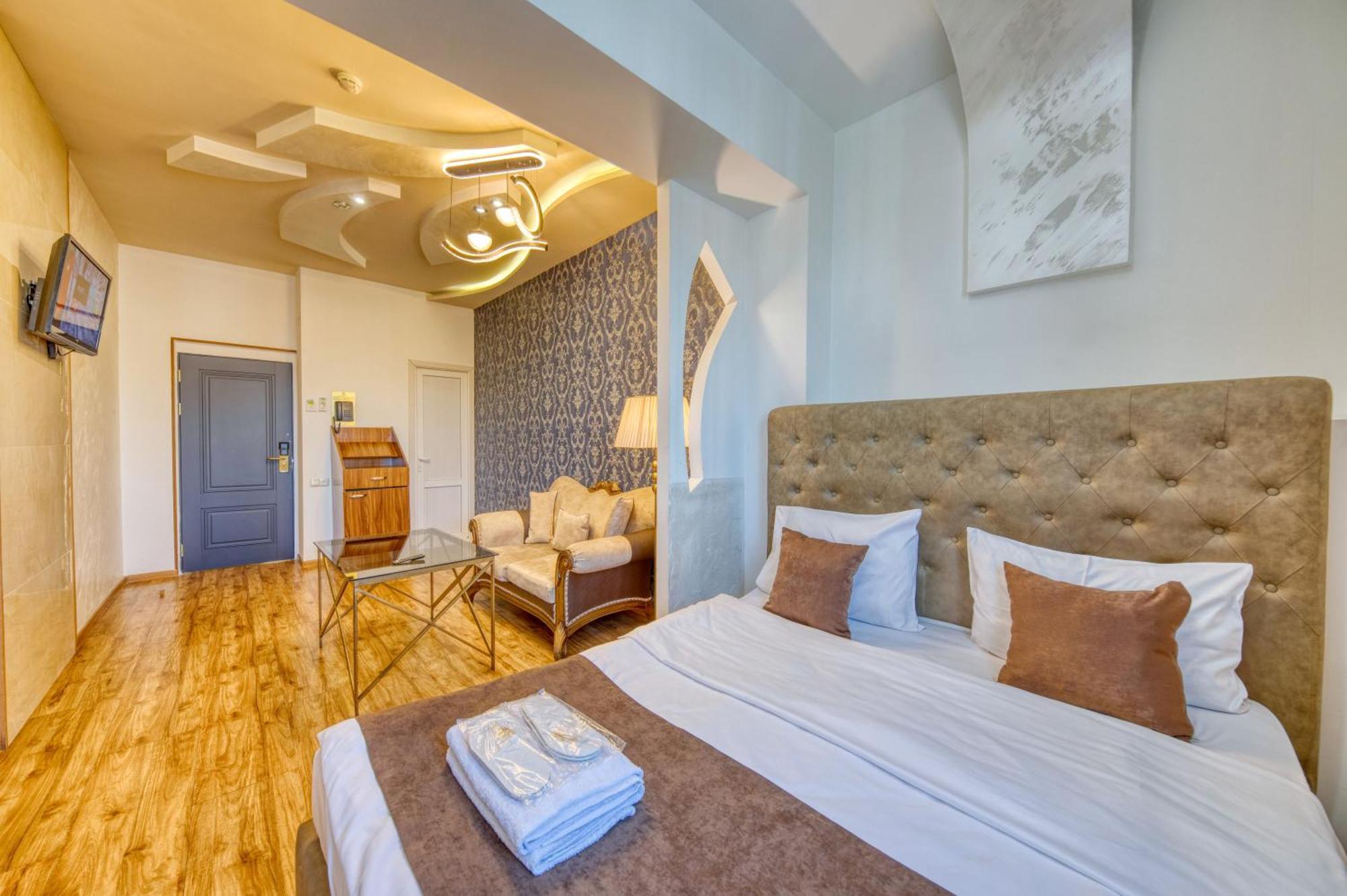 Aleppo Hotel Erivan Dış mekan fotoğraf