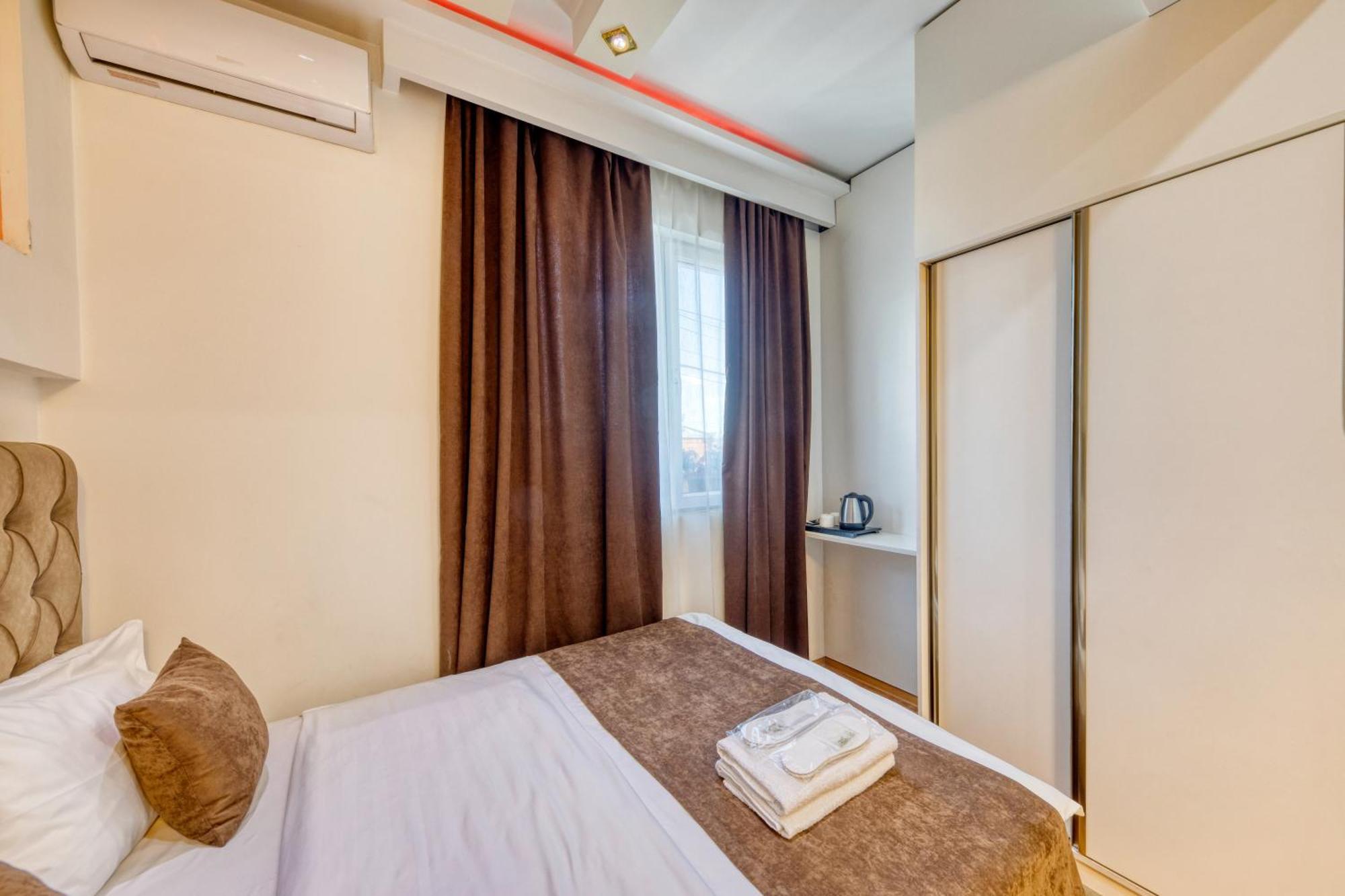 Aleppo Hotel Erivan Dış mekan fotoğraf