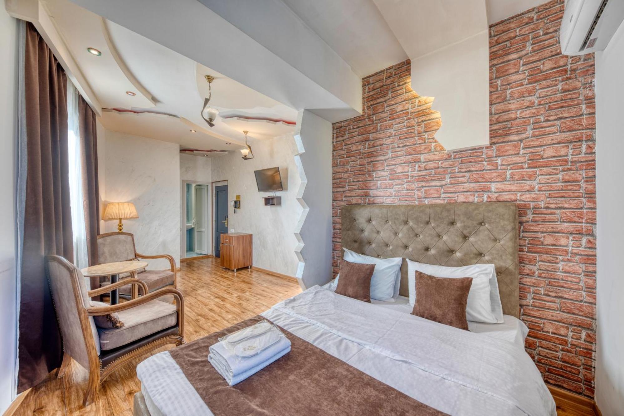Aleppo Hotel Erivan Dış mekan fotoğraf