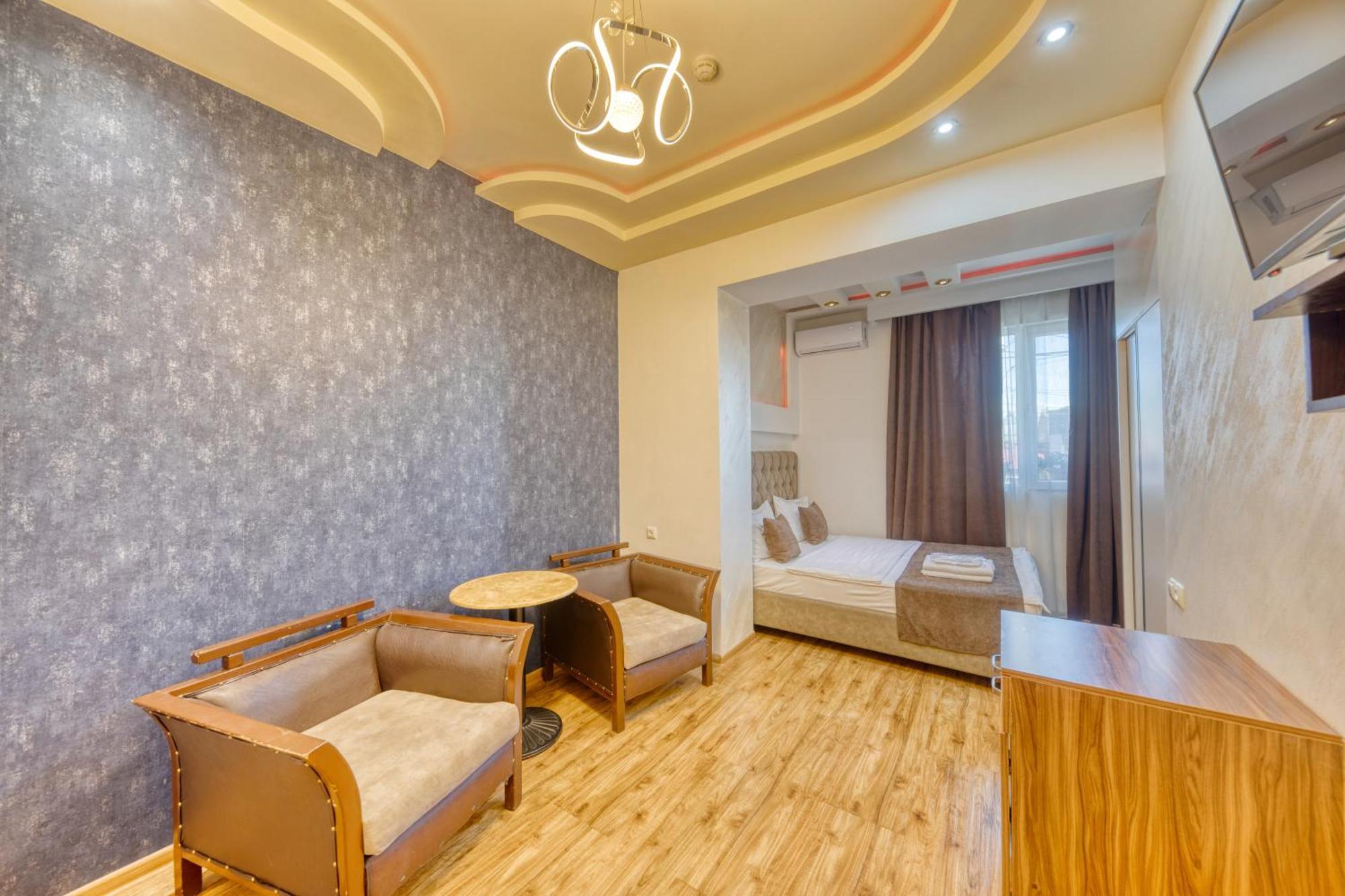 Aleppo Hotel Erivan Dış mekan fotoğraf